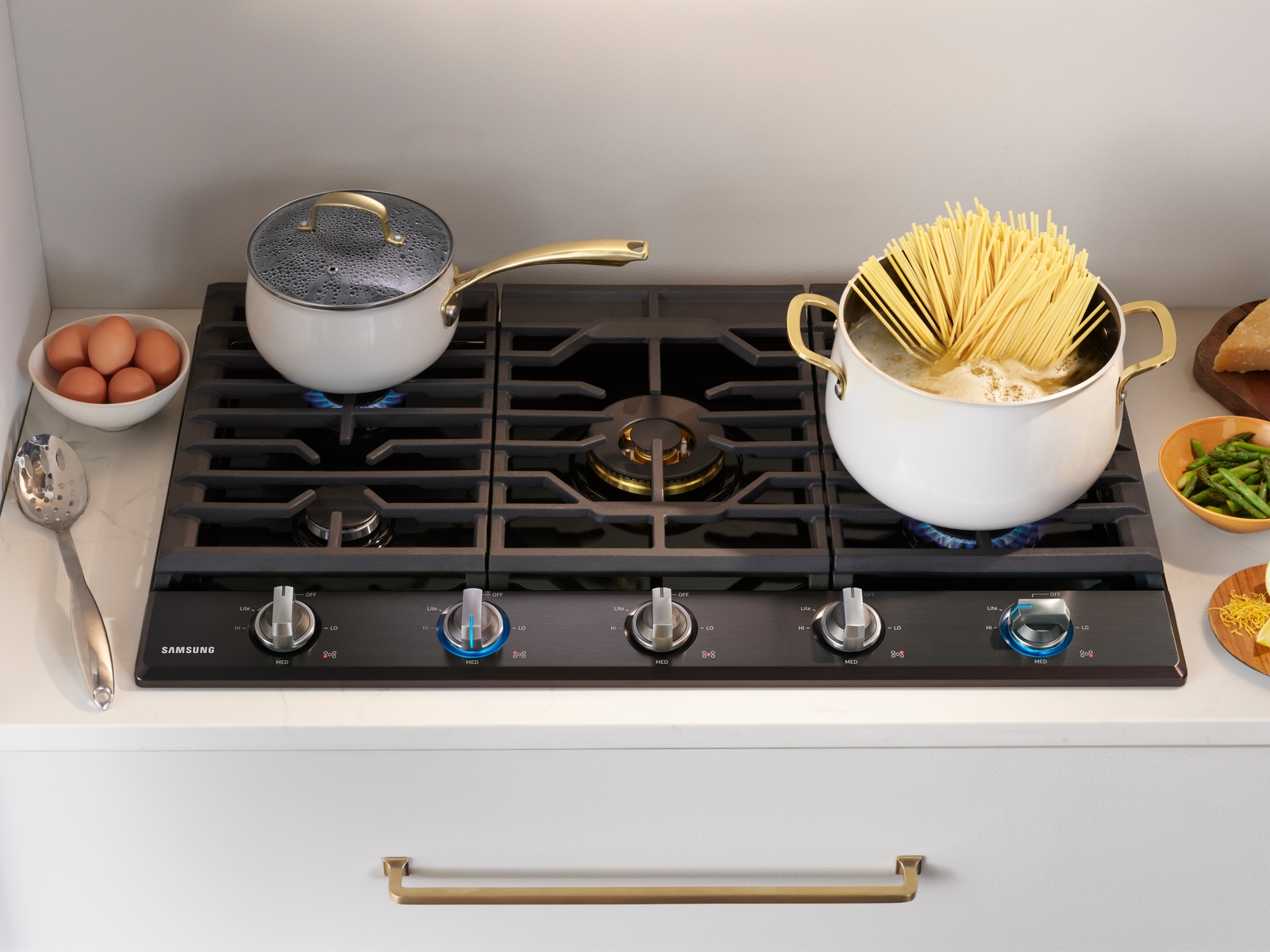 Thumbnail image of 36” Smart Gas Cooktop with 22K BTU Dual Power Burner in Black Stainless Steel